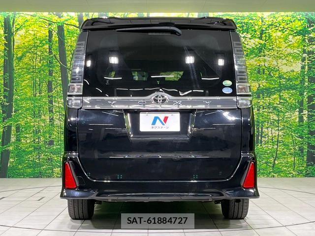 Toyota VOXY 2018-02 8752236-14
