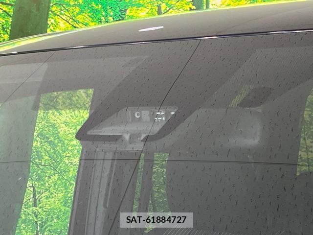 Toyota VOXY 2018-02 8752236-2