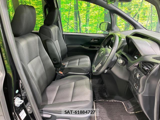 Toyota VOXY 2018-02 8752236-6