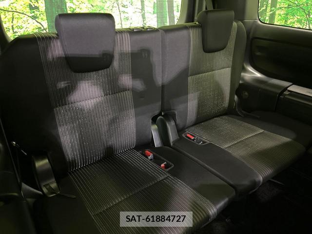 Toyota VOXY 2018-02 8752236-8