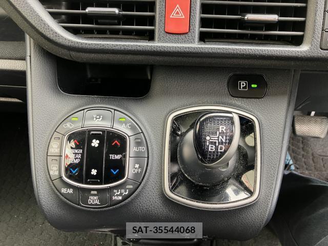 Toyota VOXY 2014-05 8752254-9