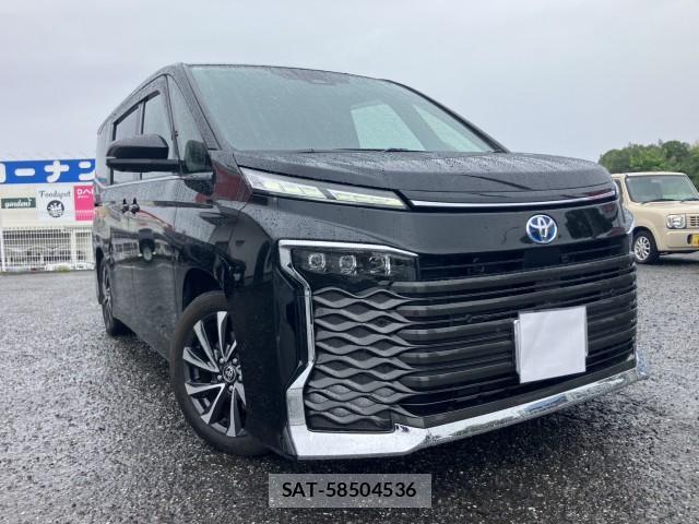 Toyota VOXY 2022-08 8752679-0