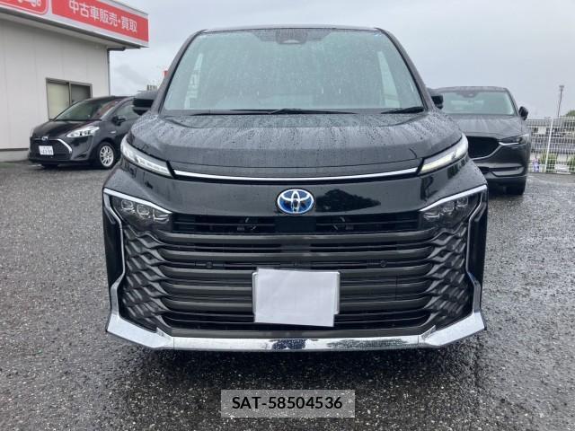 Toyota VOXY 2022-08 8752679-1