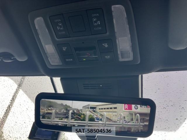 Toyota VOXY 2022-08 8752679-13