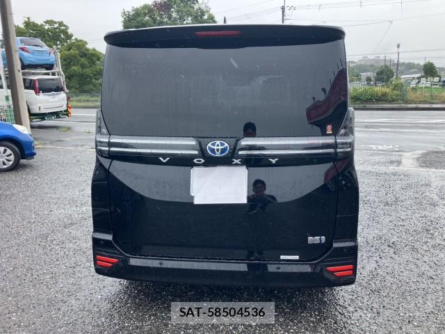 Toyota VOXY 2022-08 8752679-4
