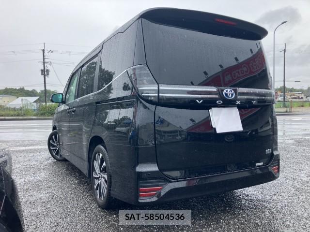 Toyota VOXY 2022-08 8752679-5