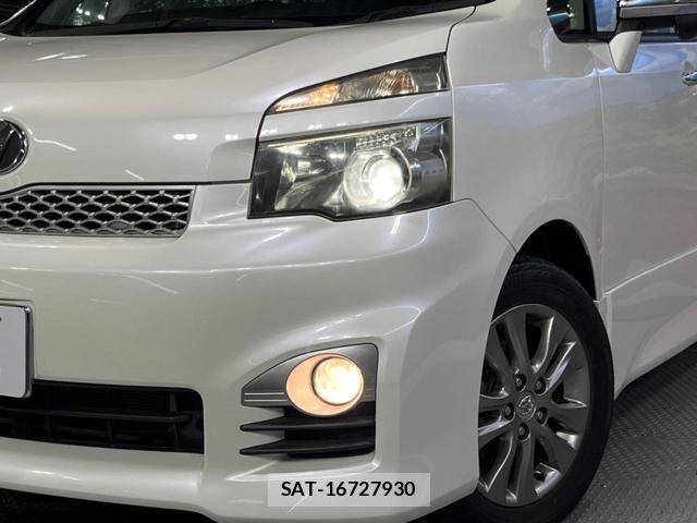 Toyota VOXY 2011-09 8752834-11