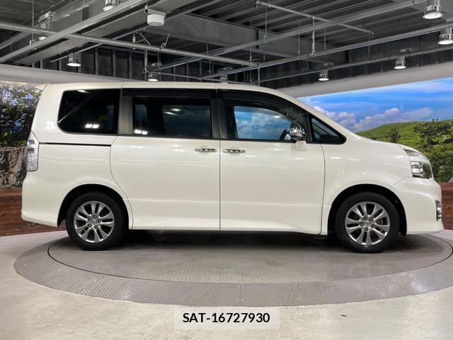 Toyota VOXY 2011-09 8752834-16