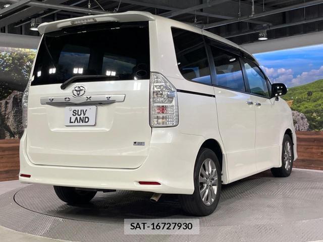 Toyota VOXY 2011-09 8752834-17