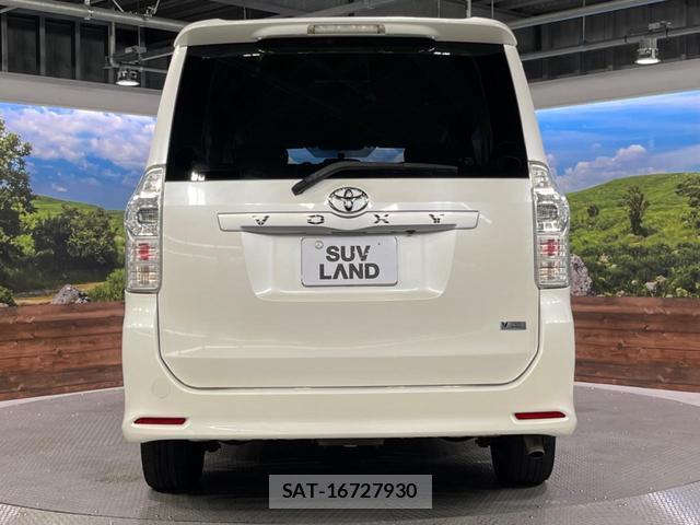 Toyota VOXY 2011-09 8752834-18