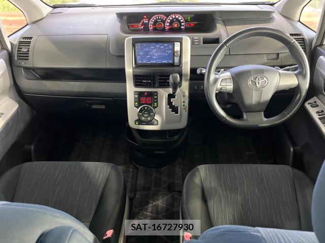 Toyota VOXY 2011-09 8752834-2