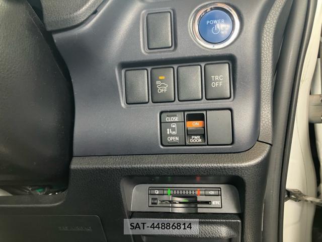 Toyota VOXY 2014-03 8752873-16