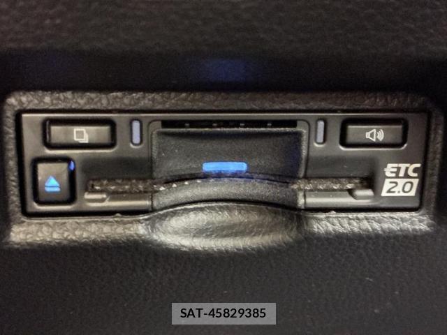 Toyota VOXY 2024-12 8752875-17