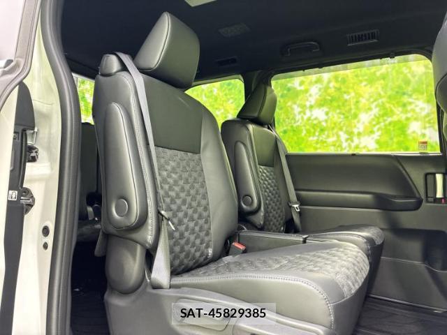 Toyota VOXY 2024-12 8752875-4