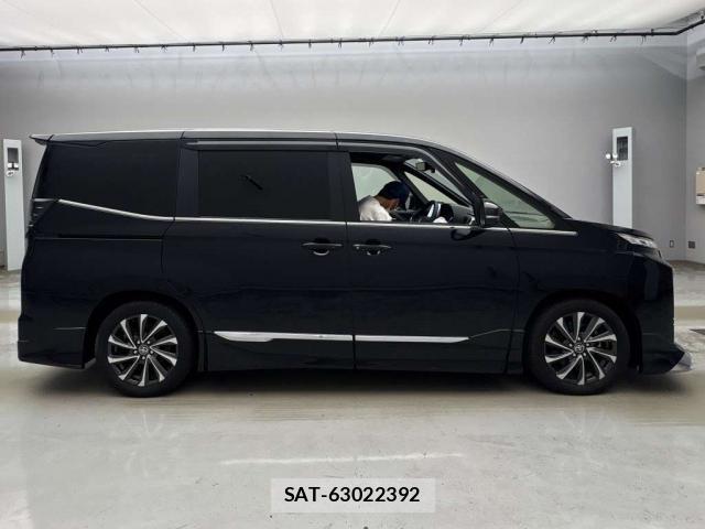 Toyota VOXY 2024-12 8752886-3