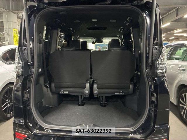 Toyota VOXY 2024-12 8752886-7