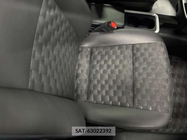 Toyota VOXY 2024-12 8752886-9