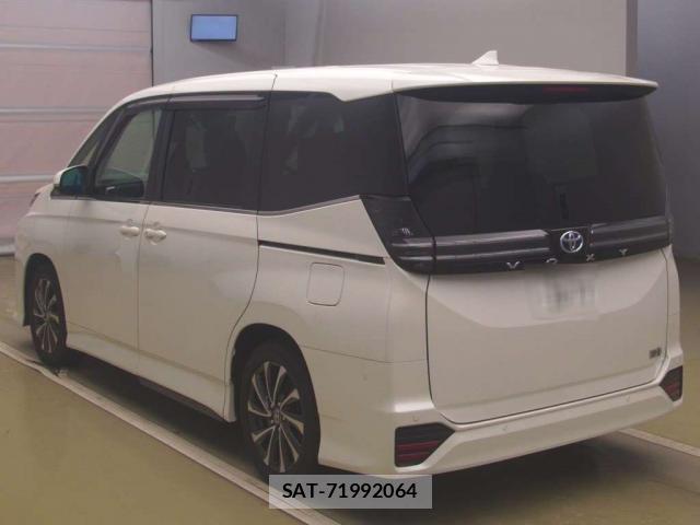 Toyota VOXY 2024-08 8752895-1