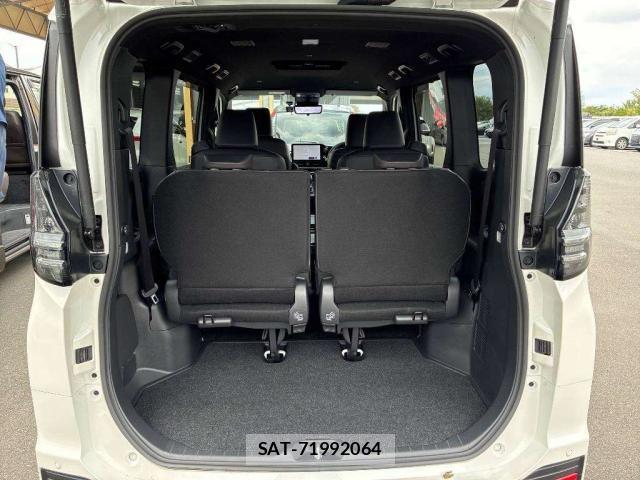 Toyota VOXY 2024-08 8752895-7