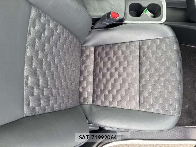 Toyota VOXY 2024-08 8752895-9