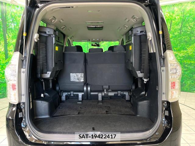 Toyota VOXY 2012-04 8752928-11