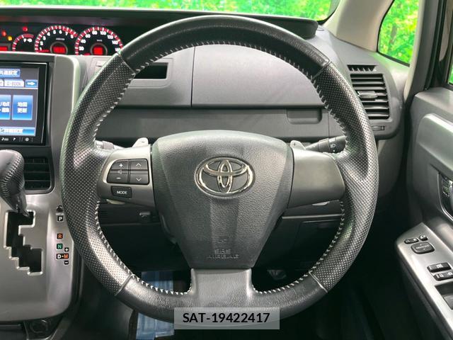Toyota VOXY 2012-04 8752928-12