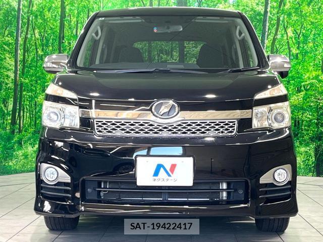 Toyota VOXY 2012-04 8752928-15