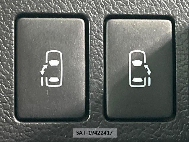 Toyota VOXY 2012-04 8752928-5