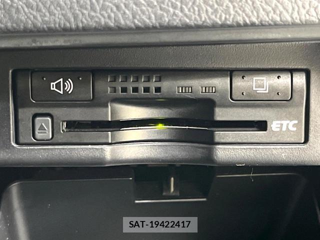 Toyota VOXY 2012-04 8752928-6