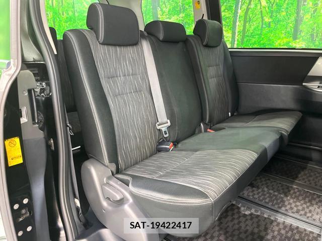 Toyota VOXY 2012-04 8752928-9