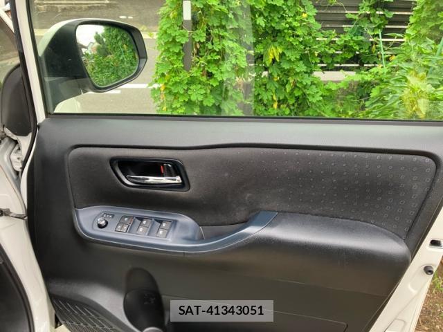 Toyota VOXY 2016-12 8753015-11