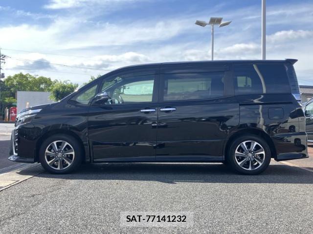 Toyota VOXY 2019-07 8753041-1