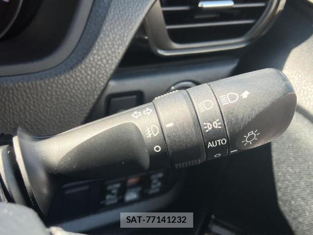 Toyota VOXY 2019-07 8753041-14