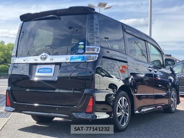Toyota VOXY 2019-07 8753041-2