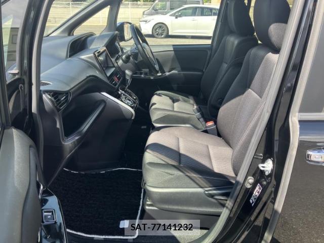 Toyota VOXY 2019-07 8753041-6