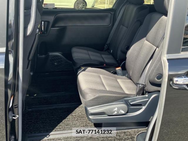 Toyota VOXY 2019-07 8753041-7