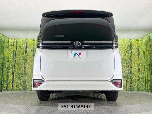 Toyota VOXY 2023-01 8753052-15