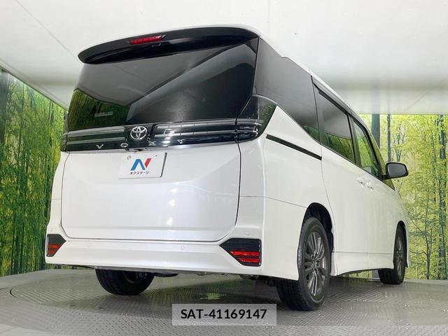 Toyota VOXY 2023-01 8753052-17