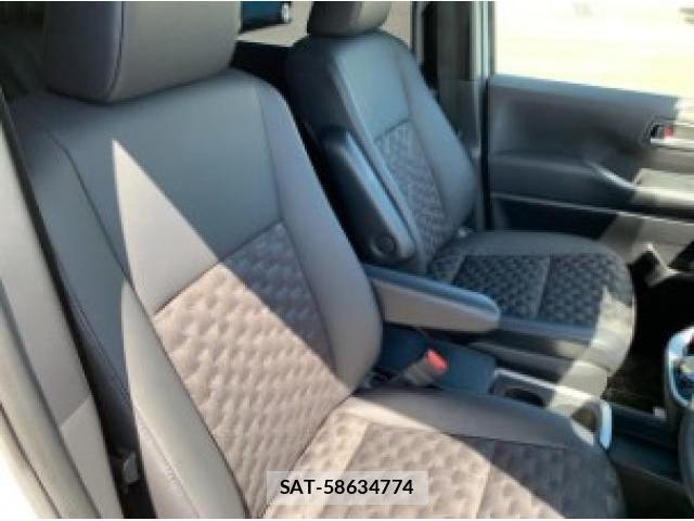 Toyota VOXY 2023-10 8753139-14