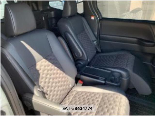 Toyota VOXY 2023-10 8753139-15