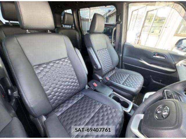 Toyota VOXY 2024-08 8753229-5
