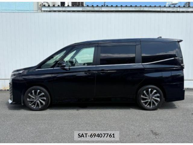 Toyota VOXY 2024-08 8753229-9