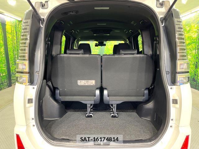 Toyota VOXY 2018-12 8753473-11