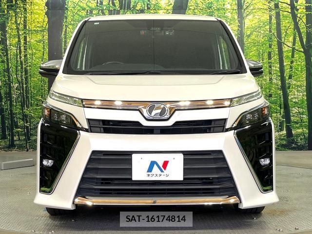 Toyota VOXY 2018-12 8753473-12