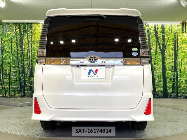 Toyota VOXY 2018-12 8753473-13