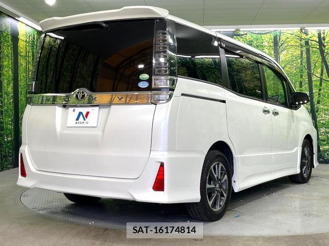 Toyota VOXY 2018-12 8753473-15