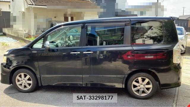 Toyota VOXY 2008-09 8753585-10