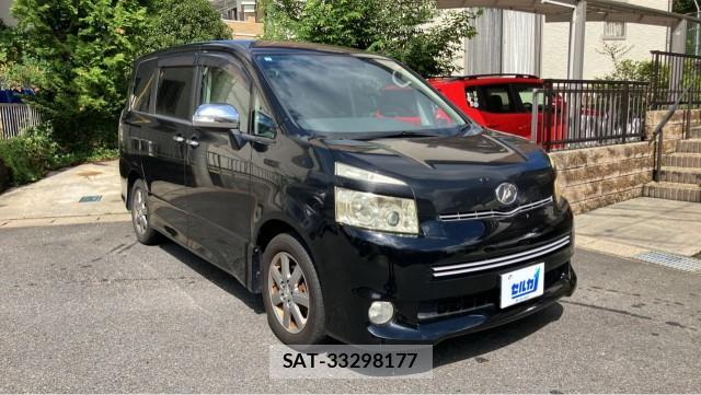 Toyota VOXY 2008-09 8753585-11