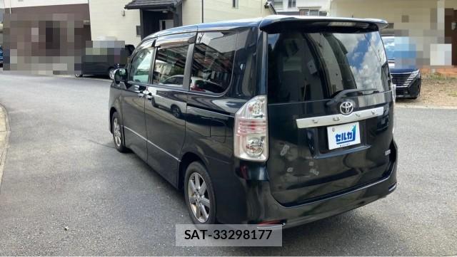 Toyota VOXY 2008-09 8753585-13