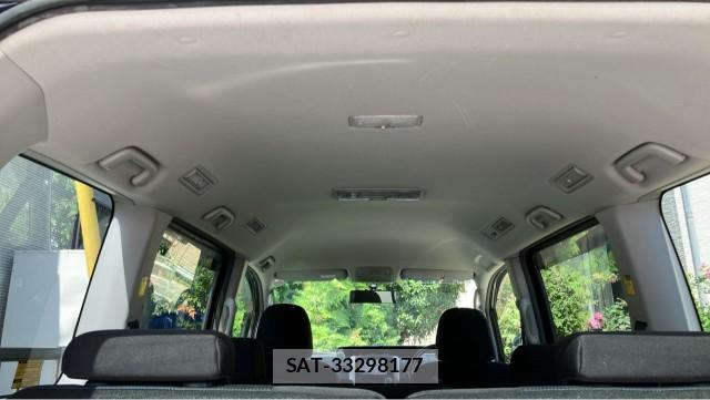 Toyota VOXY 2008-09 8753585-15